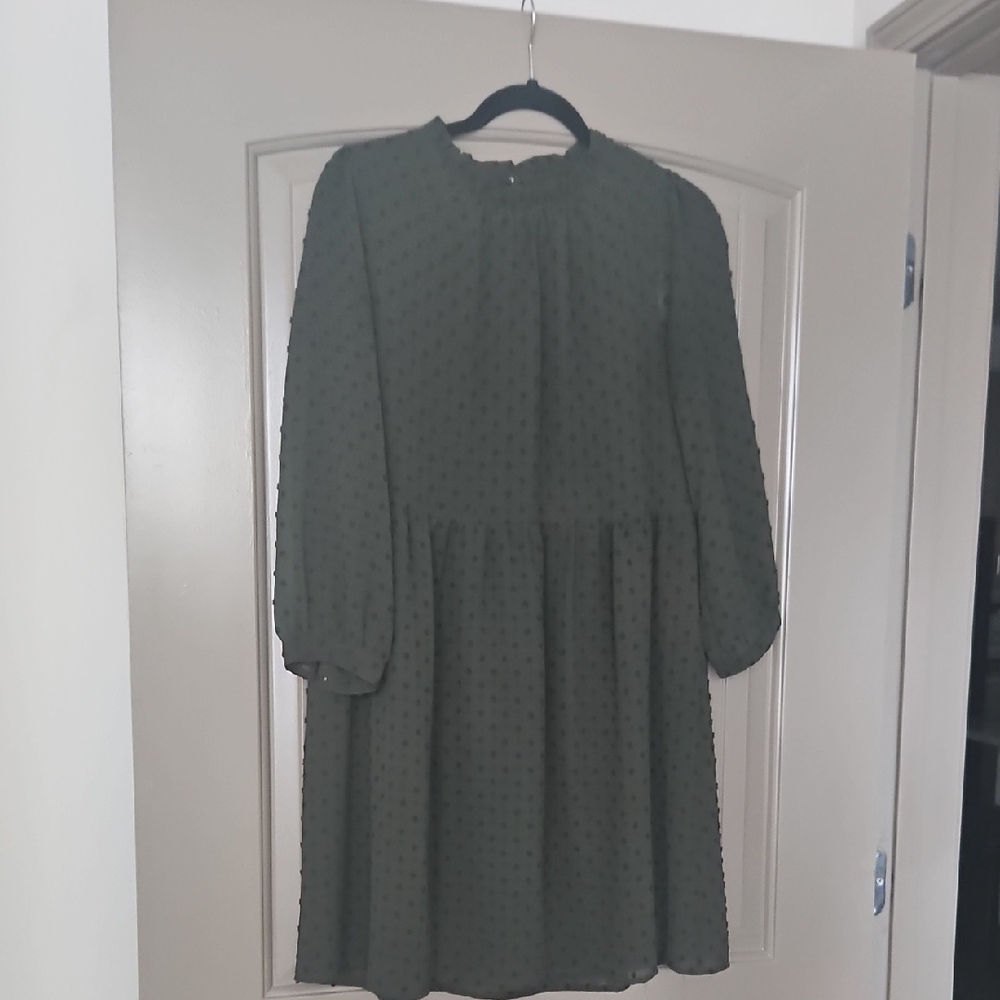 Elegant Green 3/4 Sleeve Dress